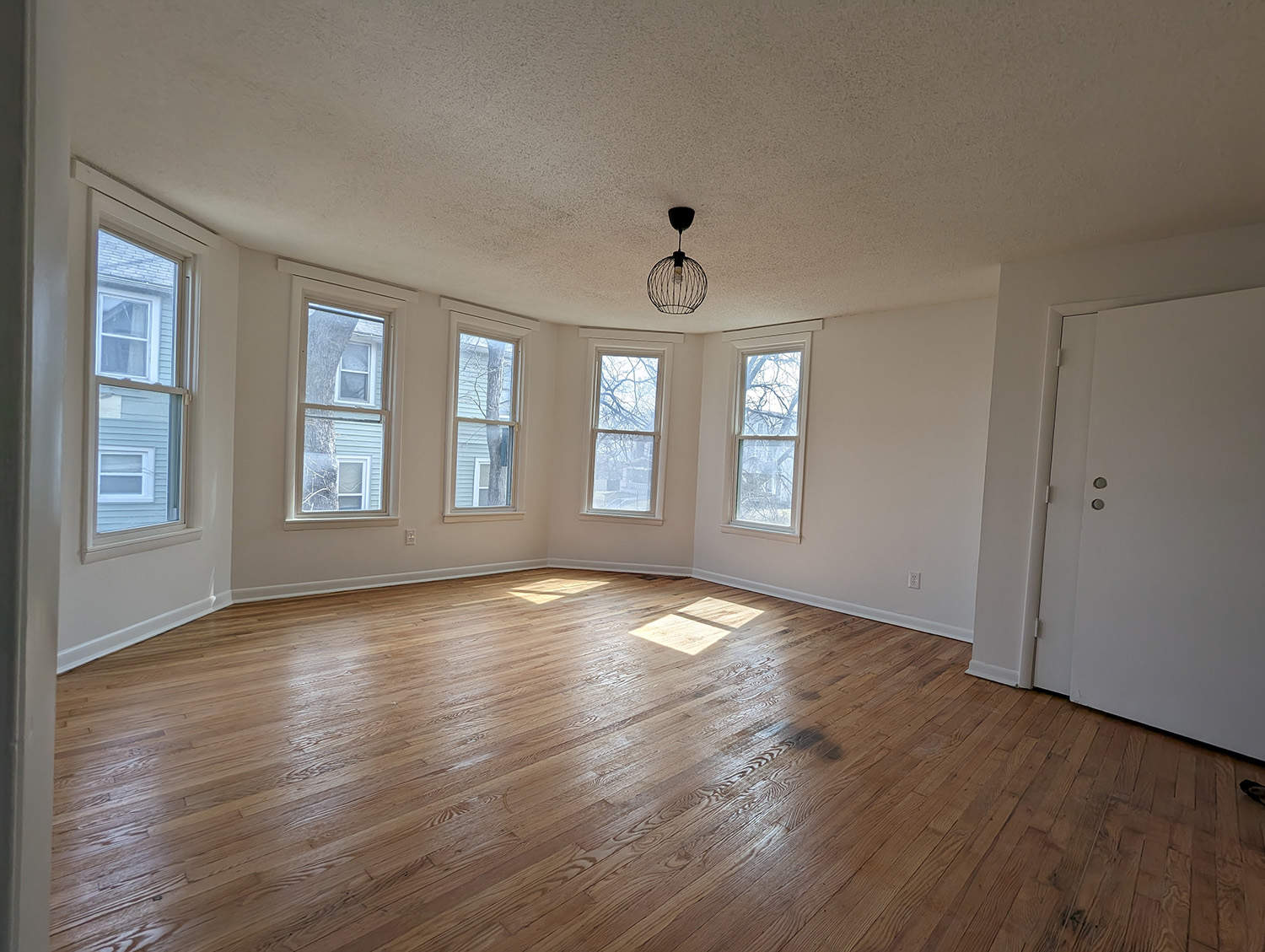 PXL_20230315_174759822.NIGHT